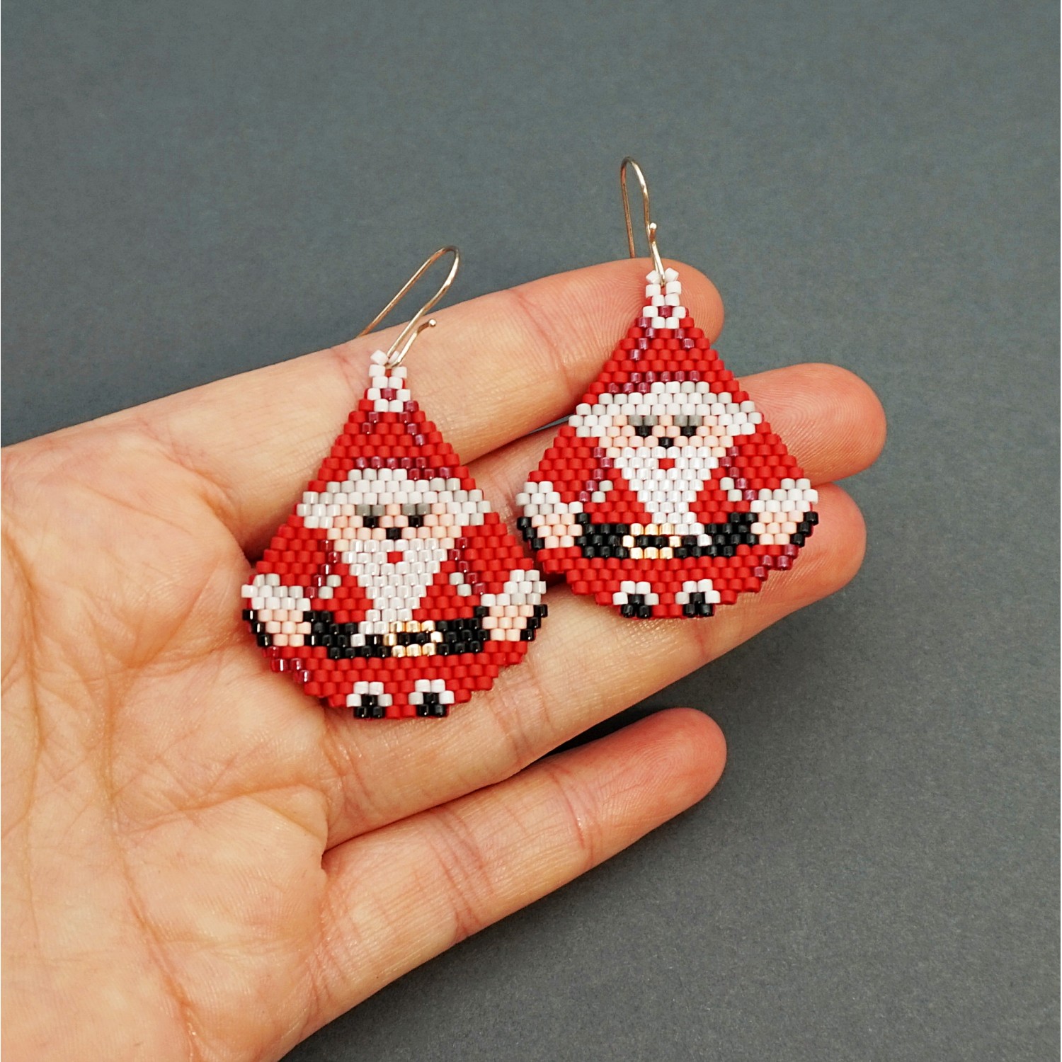 Beaded santa shop earrings pattern